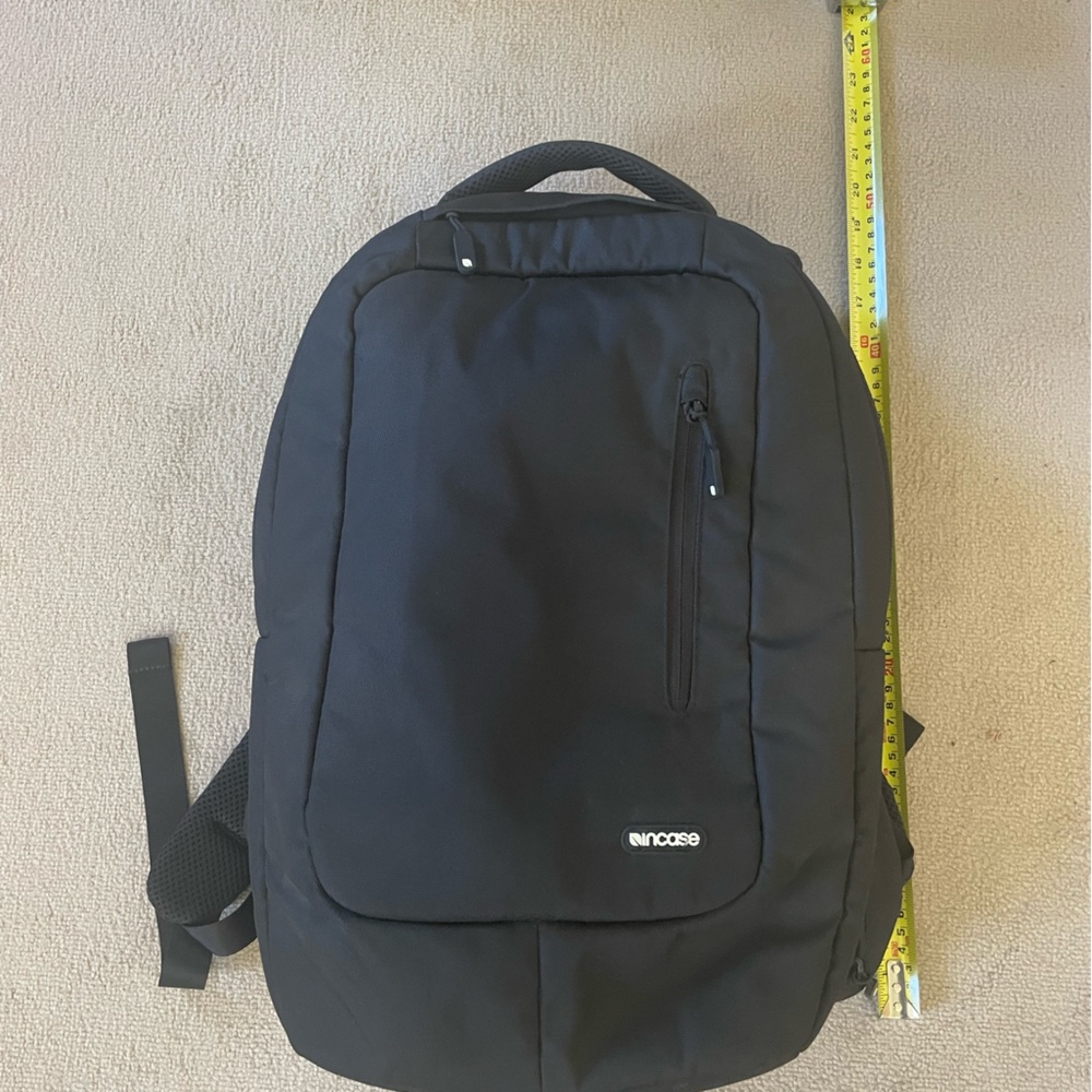 Incase backpack nwot. Great for work, school or everyday. Love all the pockets